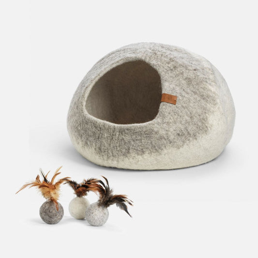 Image - graded cassius cat bed in white and feather balls