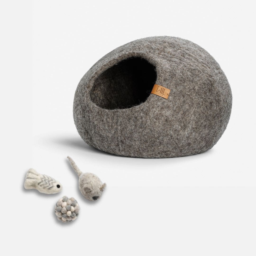 Image - cassius cat bed in taupe and milton cat toys in white