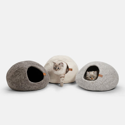 Image - Cassius Cat Cave - Cozy and sustainable cat bed made from 100% organic wool. Provides a warm, temperature-regulated haven for cats.