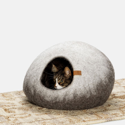 Image - taupe graded cat bed in greige and taupe color with cat inside